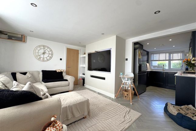 Flat 1, 24, Marshallsay Road, Weymouth photo 2