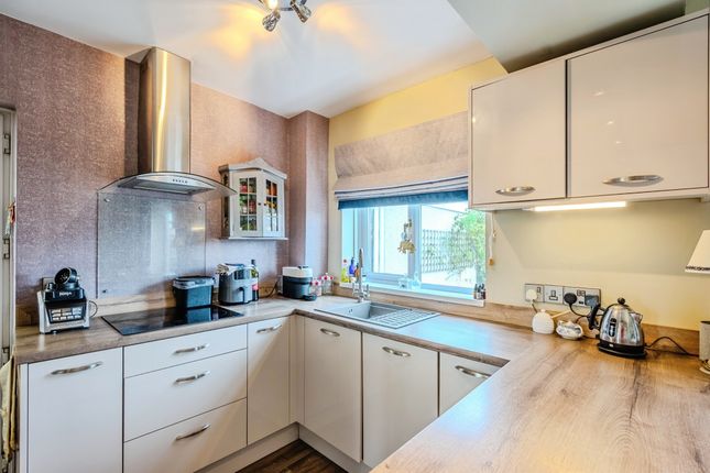 16, Alianore Road, Caldicot photo 4