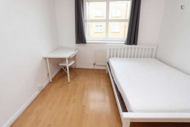Thumbnail Room to rent in Millennium Drive, London