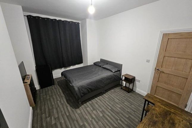 Room 2, 448, Blandford Road, Blandford photo 3