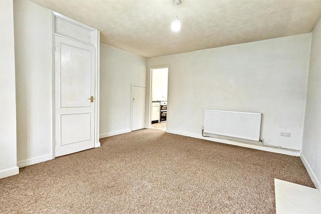 4, Harrison Close, Market Harborough photo 3