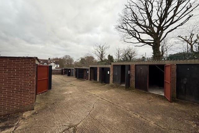 Thumbnail Commercial property to let in Station Way, Buckhurst Hill