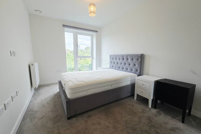 Frogmore Avenue, Watford photo 5