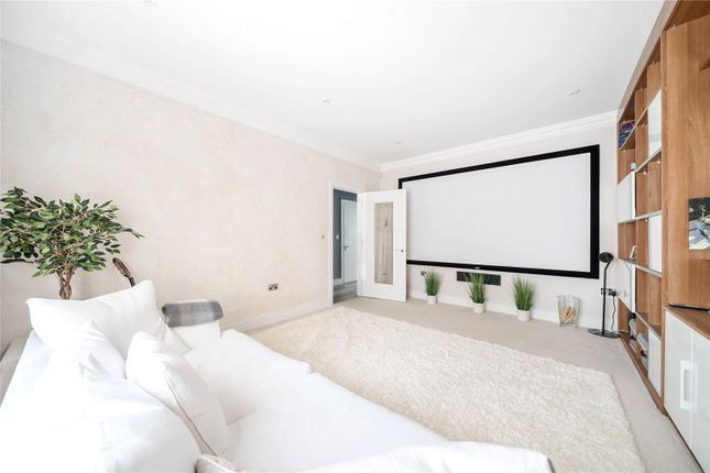 Thornfield, 8, Lynne Walk, Esher photo 5
