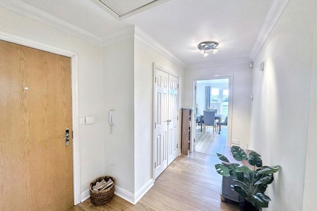 9, Meadow View Court, Risley photo 2