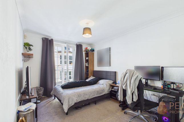 Flat 3, Regency Apts 17-19 Crescent Road, Worthing photo 4