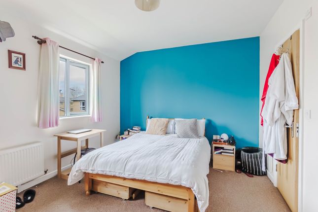 Town house for sale in Rustat Road, Cambridge