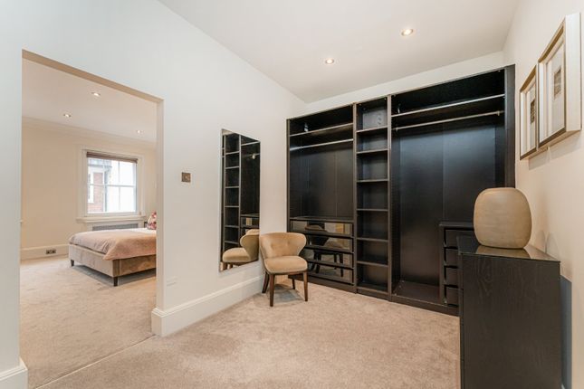 Mews house for sale in Headfort Place, Belgravia, London