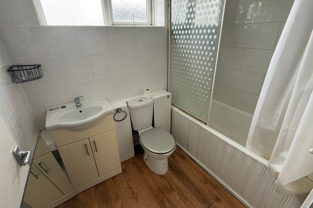 9 Orchard Court, Blackfen Road, Sidcup photo 2