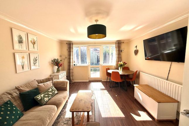 23, Lincolnshire Gardens, Warfield photo 4