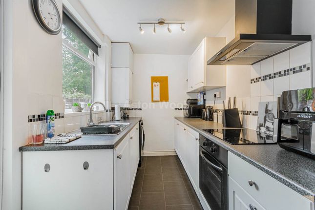 13, Worrall Avenue, Nottingham photo 5