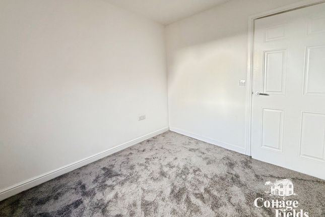 49 Bromley Close East Road, Harlow photo 4