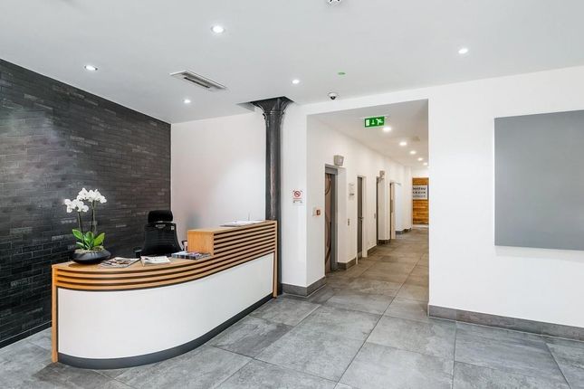 Office to let in 117-119 Portland Street, Manchester