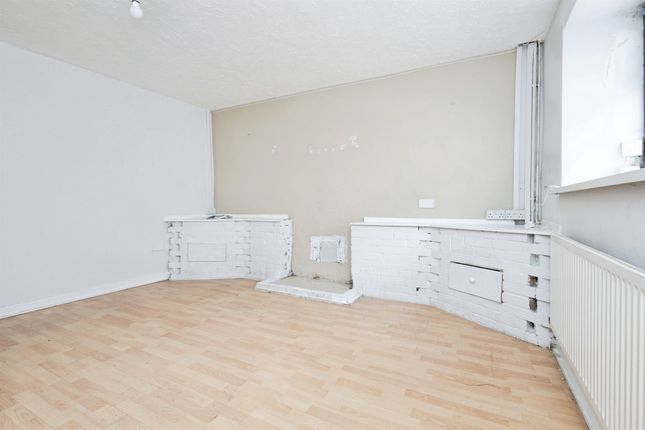 45, Upper High Street, Tredegar photo 4