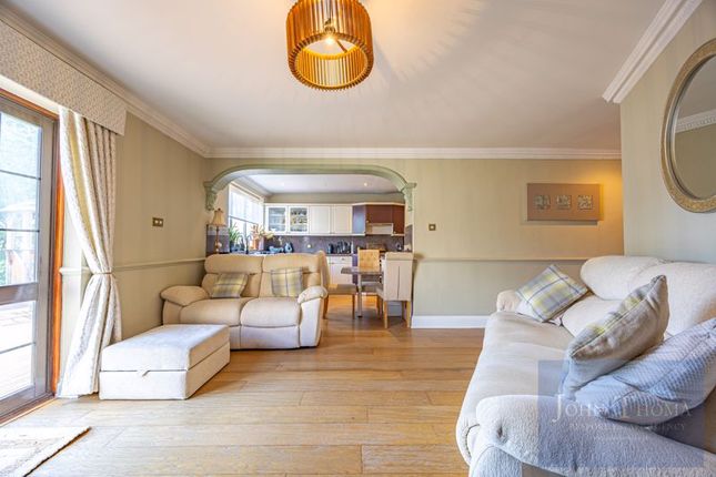 29, Mount Pleasant Road, Chigwell photo 4