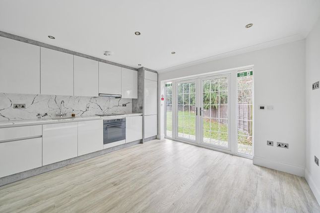 Thumbnail Flat to rent in Virginia Water, Surrey