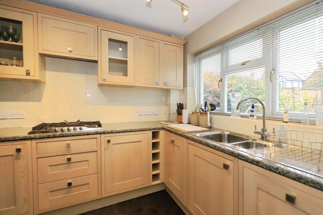 16, Campion Drive, Wolverhampton photo 4