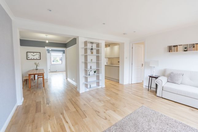 12 Gilmour Place, Bellshill photo 3