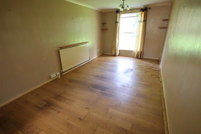 19, Field View, Chippenham photo 4