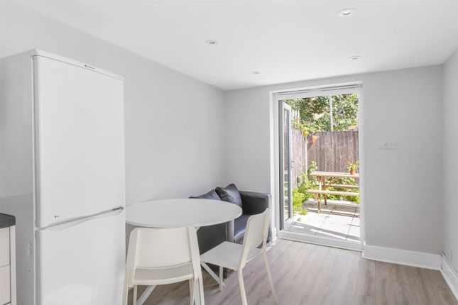 20, Furley Road, London photo 4