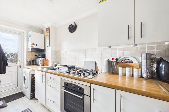 322, Oaktree Crescent, Bristol photo 4