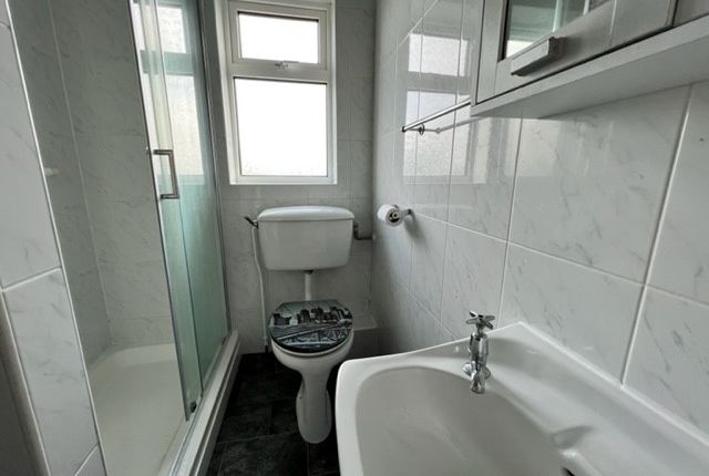 506, Leeds Road, Robin Hood, Rothwell, Wakefield, West Yorkshire photo 5