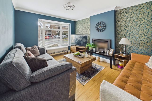 26 Lowther Close, Eastbourne photo 2