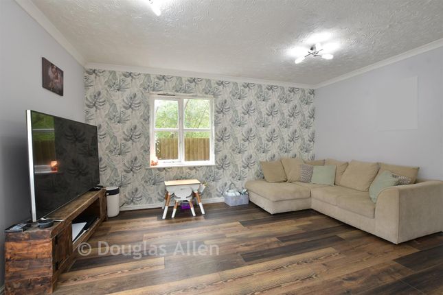 77, Bramble Tye, Basildon photo 4