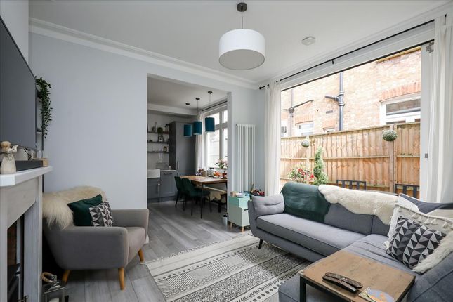 Flat for sale in Lawrence Road, Ealing