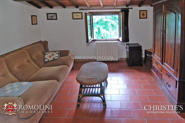 Villa for sale in Castiglion Del Lago, Umbria, Italy