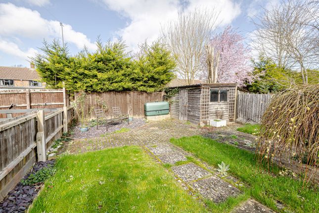 22 Hall Close, Cambridge photo 3