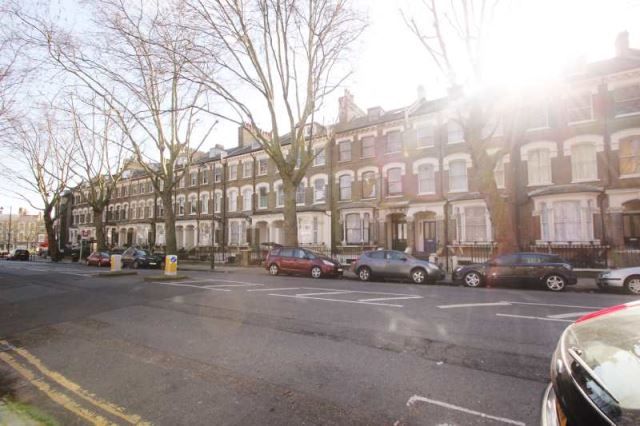 Thumbnail Duplex to rent in Grosvenor Avenue, London