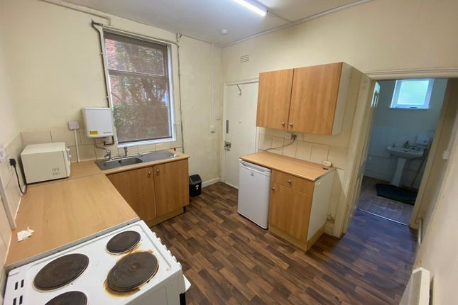 Flat 2, 18 West Avenue, Leicester photo 5