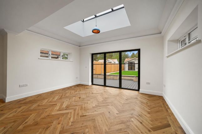 Solis, Askins Road, East Bergholt photo 4