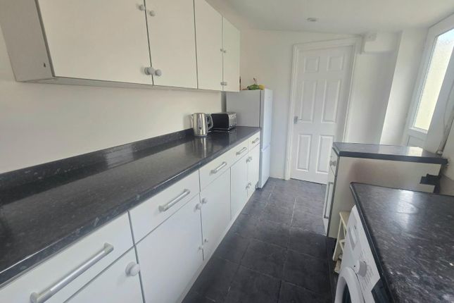 24, Killinghall Row, Darlington photo 3