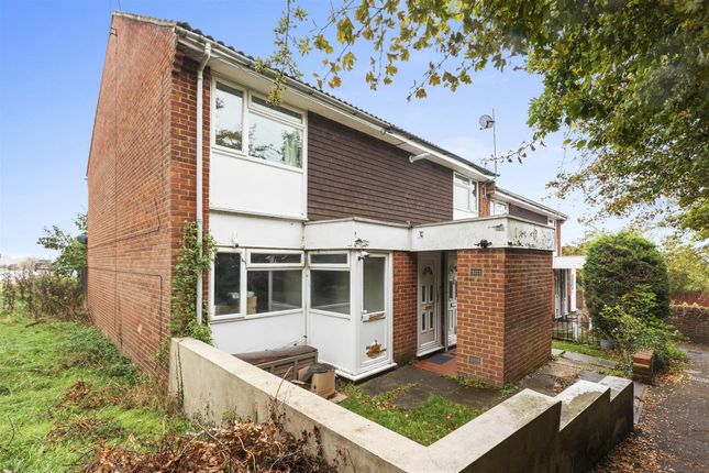 1-bed flat on Clearbrook Close, High Wycombe, £155,000