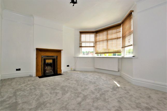 First Floor Flat, 596, Brighton Road, Purley photo 4