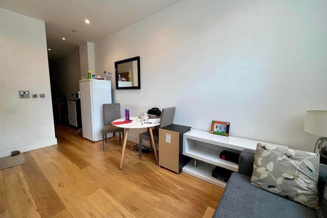 Flat 10, The Landmark, 32, Flowers Way, Luton photo 2