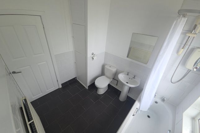 53, Chesterfield Road, North Wingfield photo 3