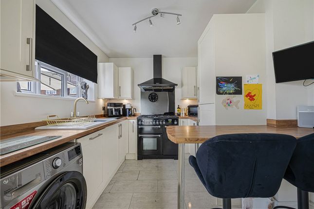 7, Dorney Rise, Kent photo 2