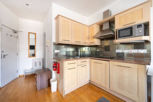 Studio to rent in St Stephens Gardens, Notting Hill, London