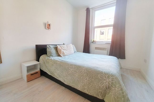 Flat 4, 4-6 Peterborough Road, Harrow photo 5