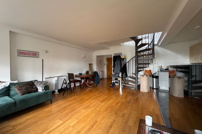 Baltic Place, Shoreditch photo 4
