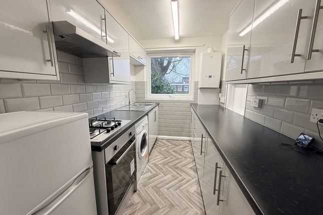 8, Townfields, Hatfield photo 2