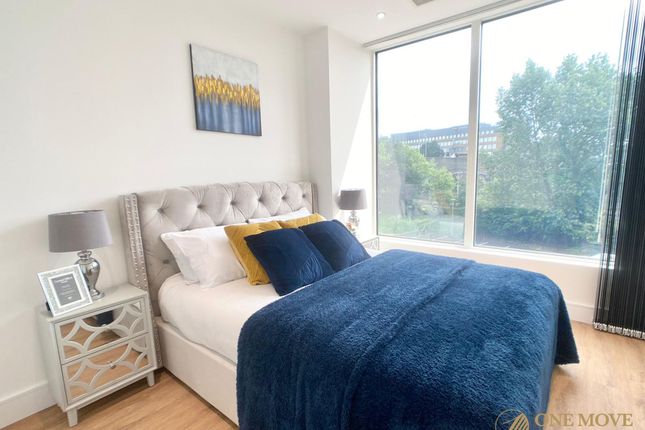 Flat for sale in West Gate, London