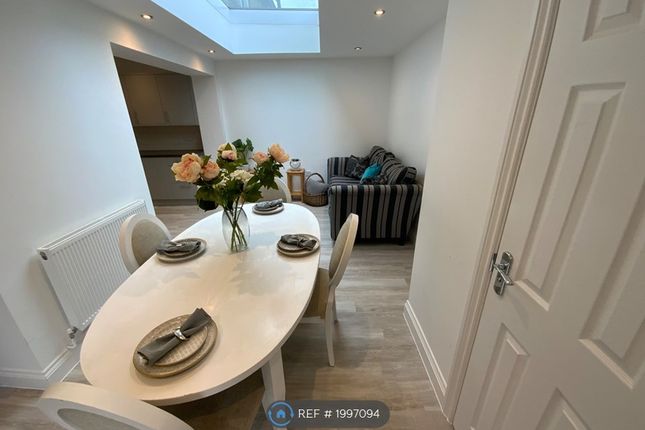 Semi-detached house to rent in St. Johns Road, Guildford