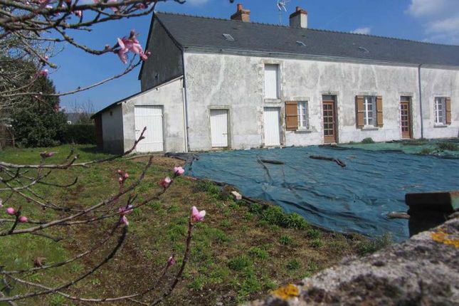 Property for sale in Saint-Denis-D'anjou, Pays-De-La-Loire, 53290, France