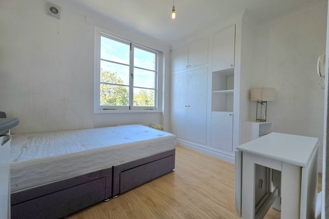 Flat 8, 82 Camberwell Road, London photo 2
