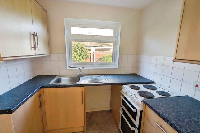 3, Blenman Close, Bristol photo 2