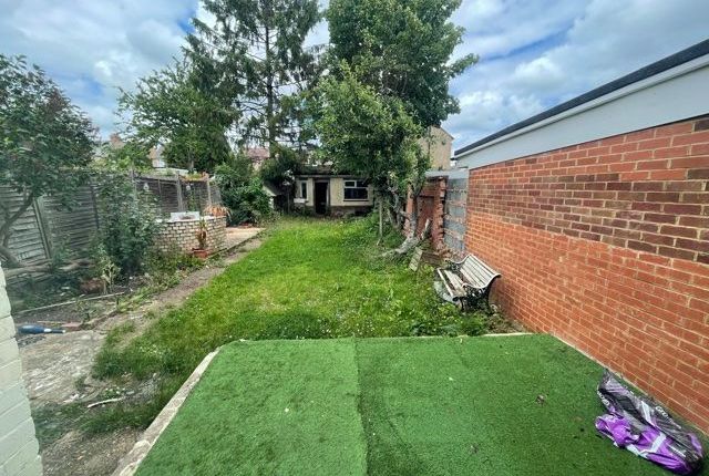 49 Norfolk Road, Luton photo 3